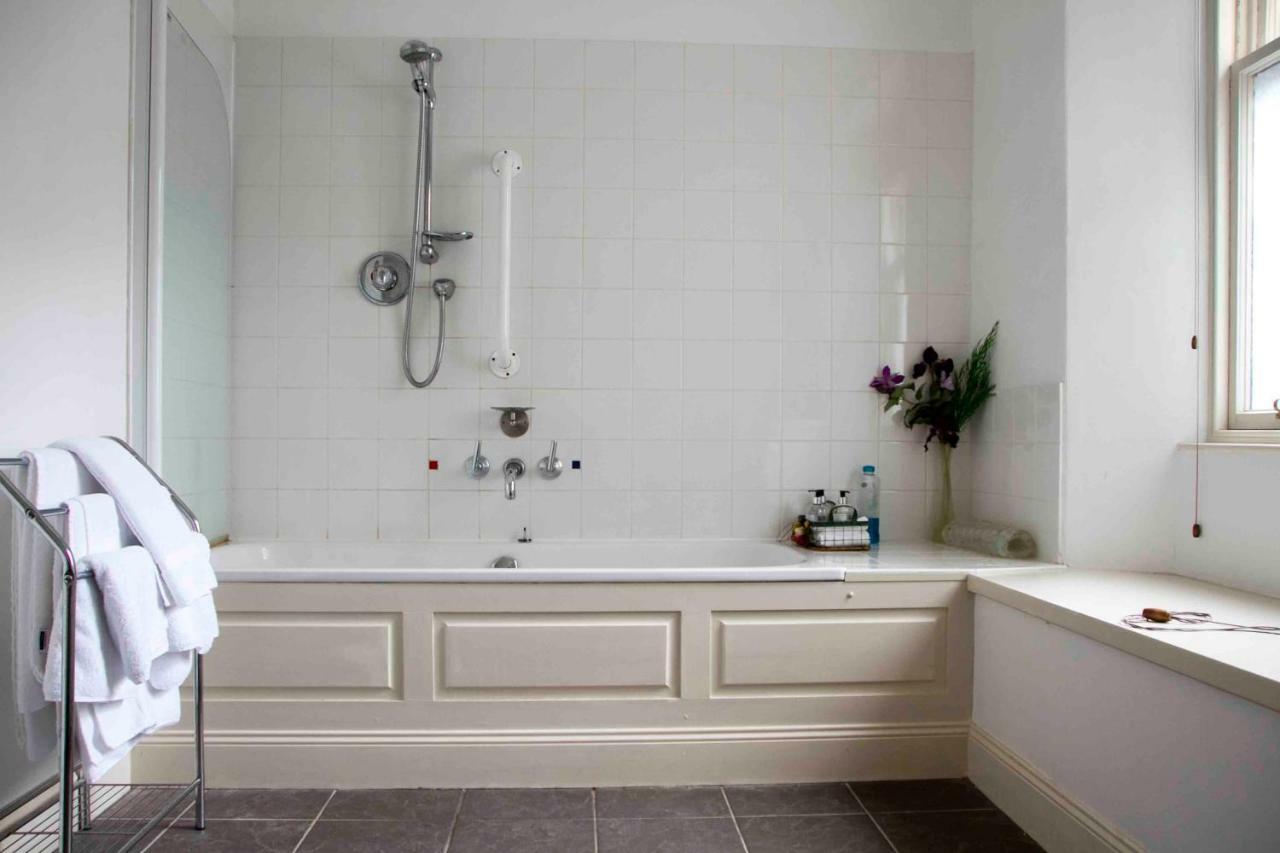 Вилла Airlie House Self Catering Стратайр Экстерьер фото